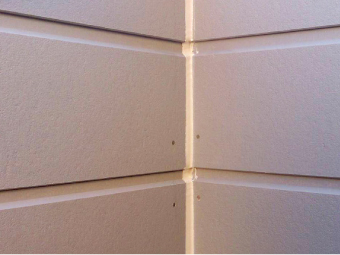 サイディングの目地打ち替え