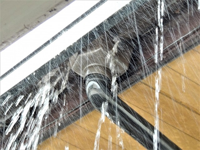 雨漏り　雨樋