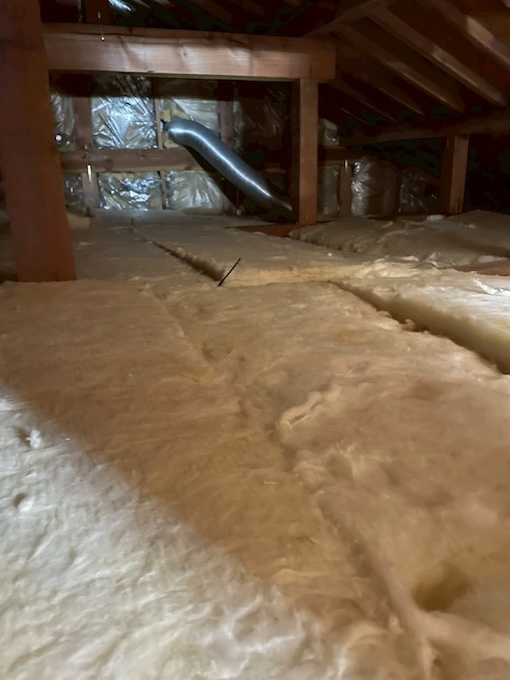 小屋裏　天井断熱　不備　暑い　浜松市