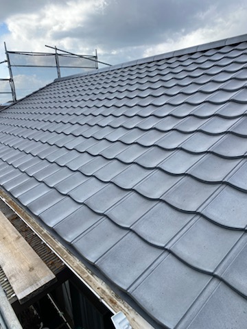 浜松市　屋根リフォーム　ルーガ　雅　葺き替え　軽量瓦