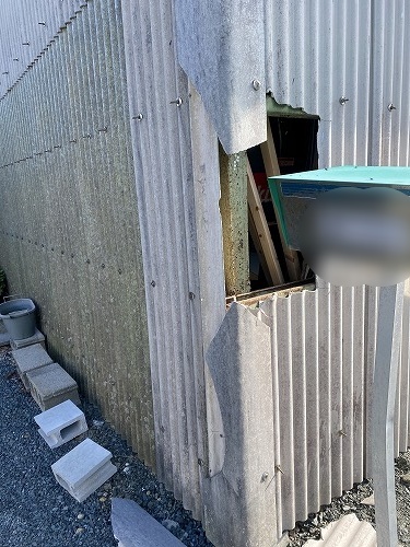 倉庫外壁　車両事故　小波スレート　コーナー役物　浜松市