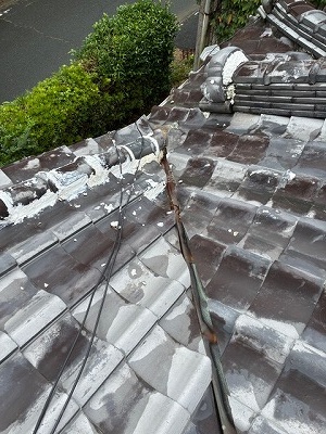 谷板金　穴あき　雨漏り　瓦　浜松市