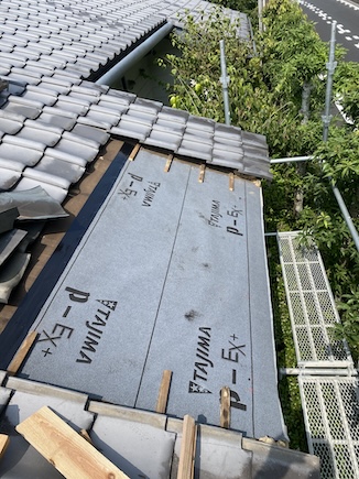瓦屋根　雨漏り　瓦の下　腐る　下地　野地　部分交換　ルーフィング　浜松