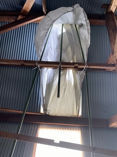 ポリカ　物置小屋　台風　棟板金サビ　浜松市